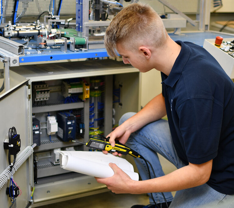 Ausbildung bei Thieme zum Elektroniker